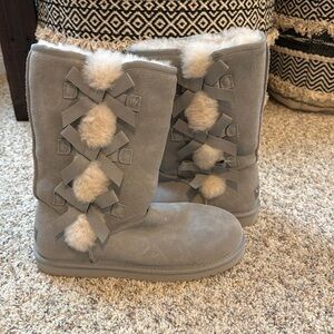 Koolaburra by UGG Tall Gray Bow Boots, no box, size 10
